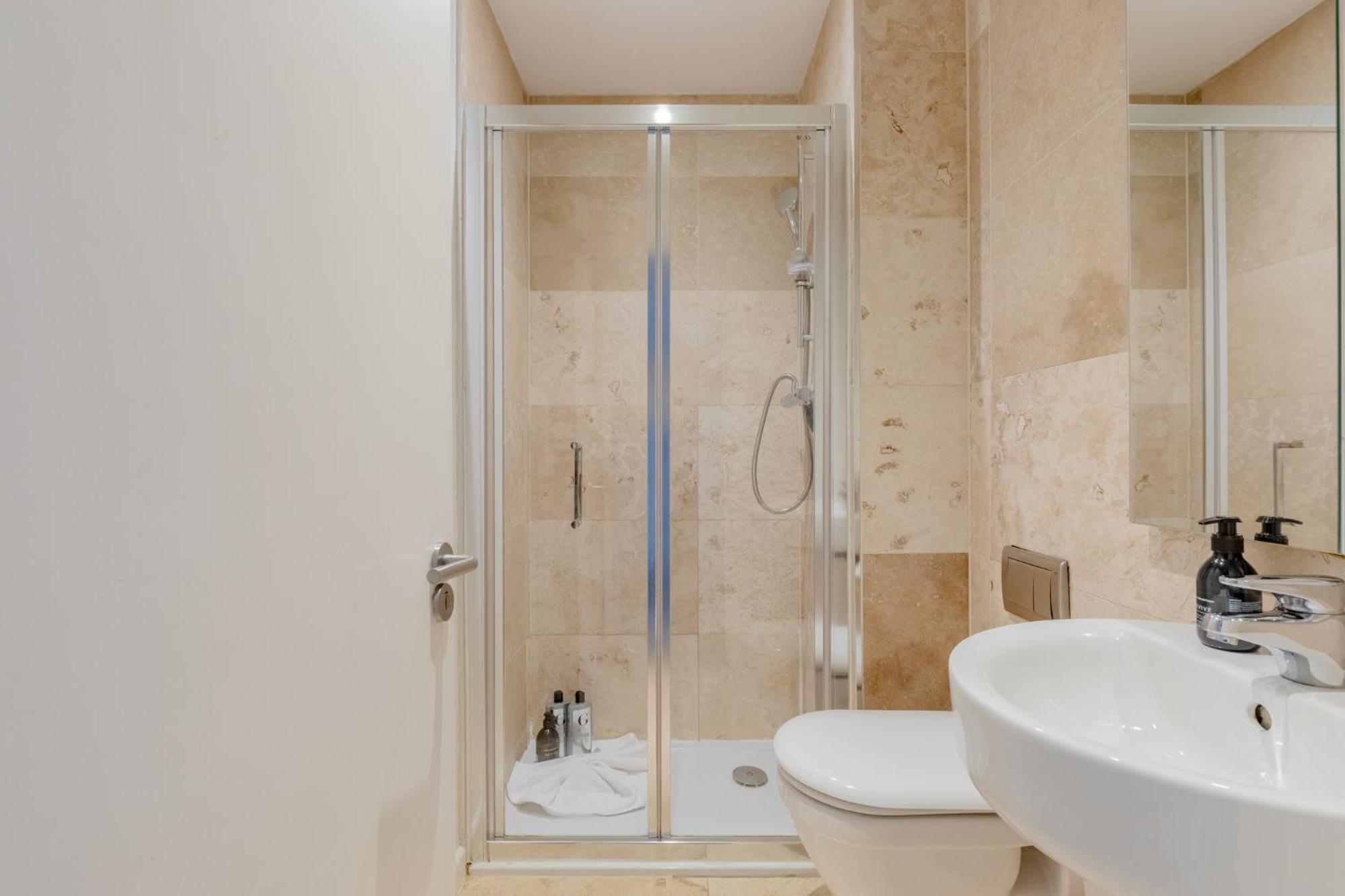 Contemporary 3bd Flat Close To Regents Canal Appartamento